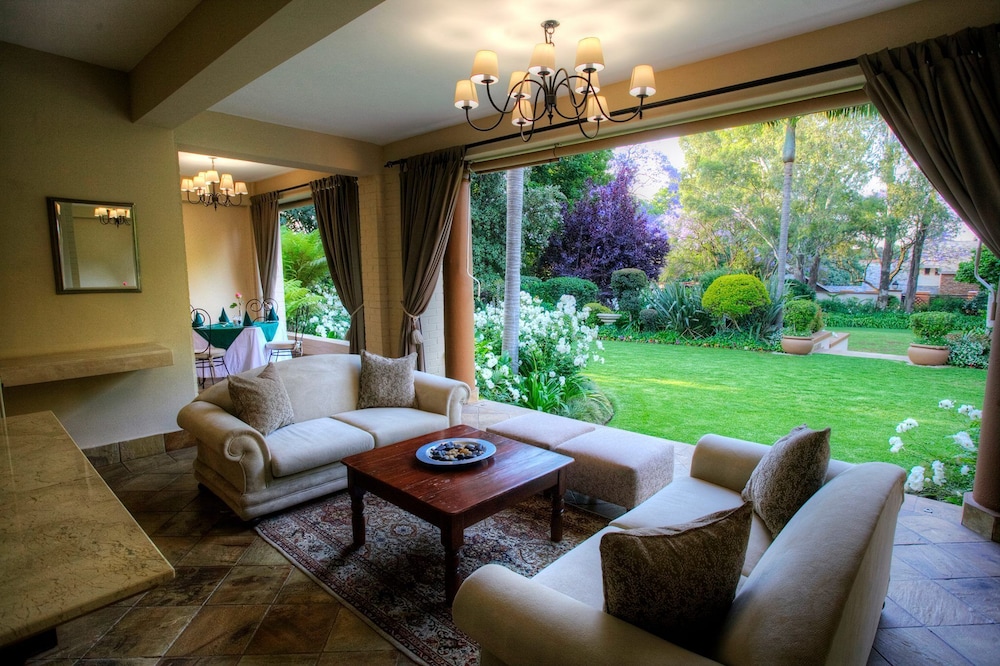 Johannesburg Vacations - 10 2nd Avenue Houghton Estate - Property Image 27