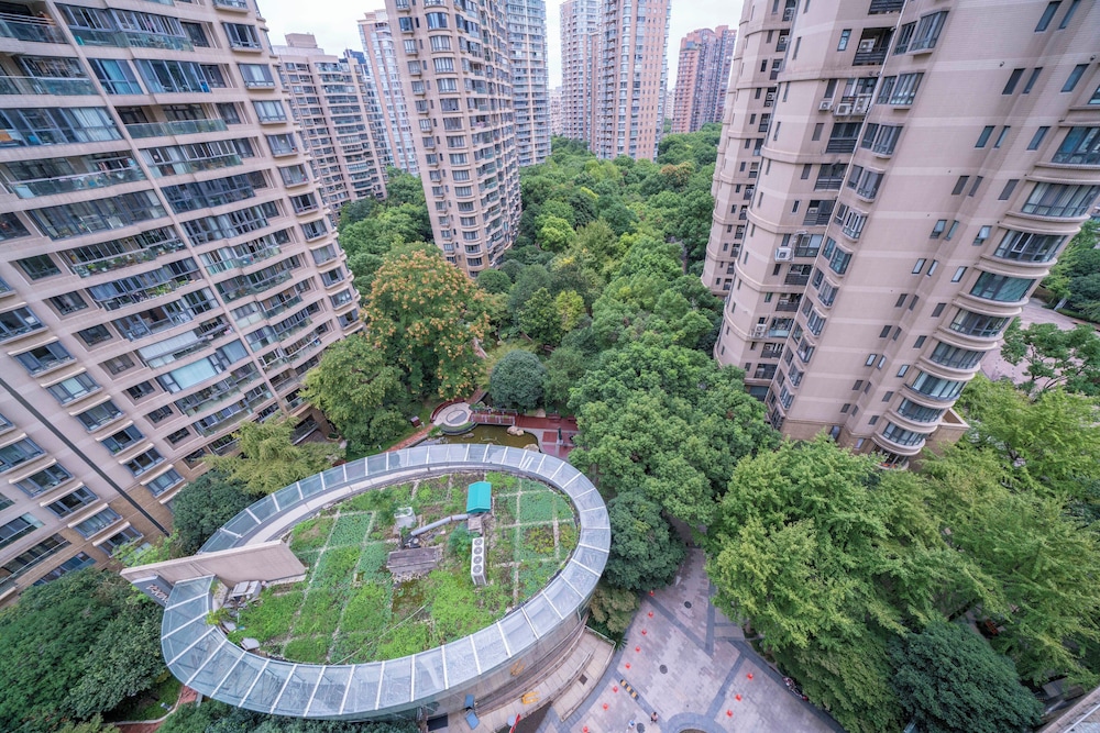 Tyms Modern 1BR APT Garden