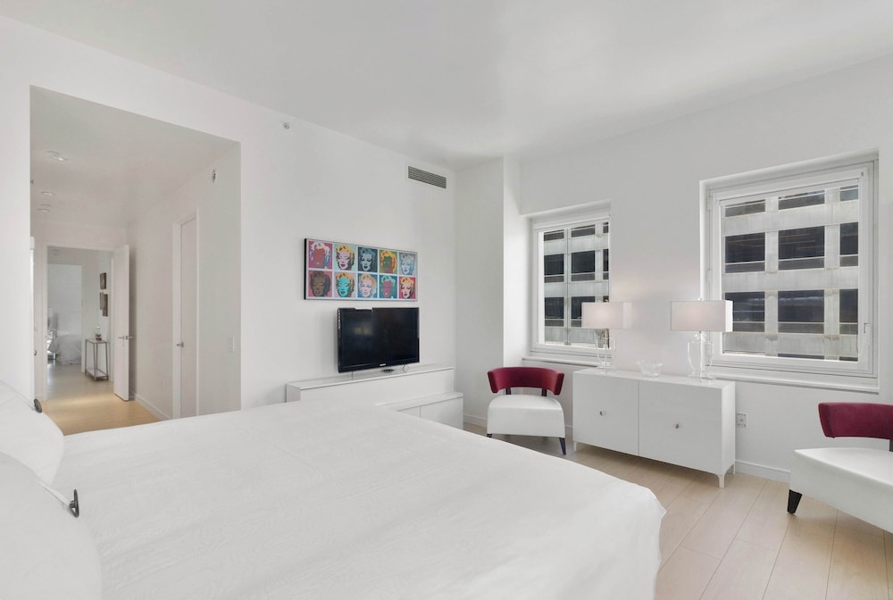 Corporate or Luxury 4 Bedroom Penthouse Steps From Times Square Sleeps 8