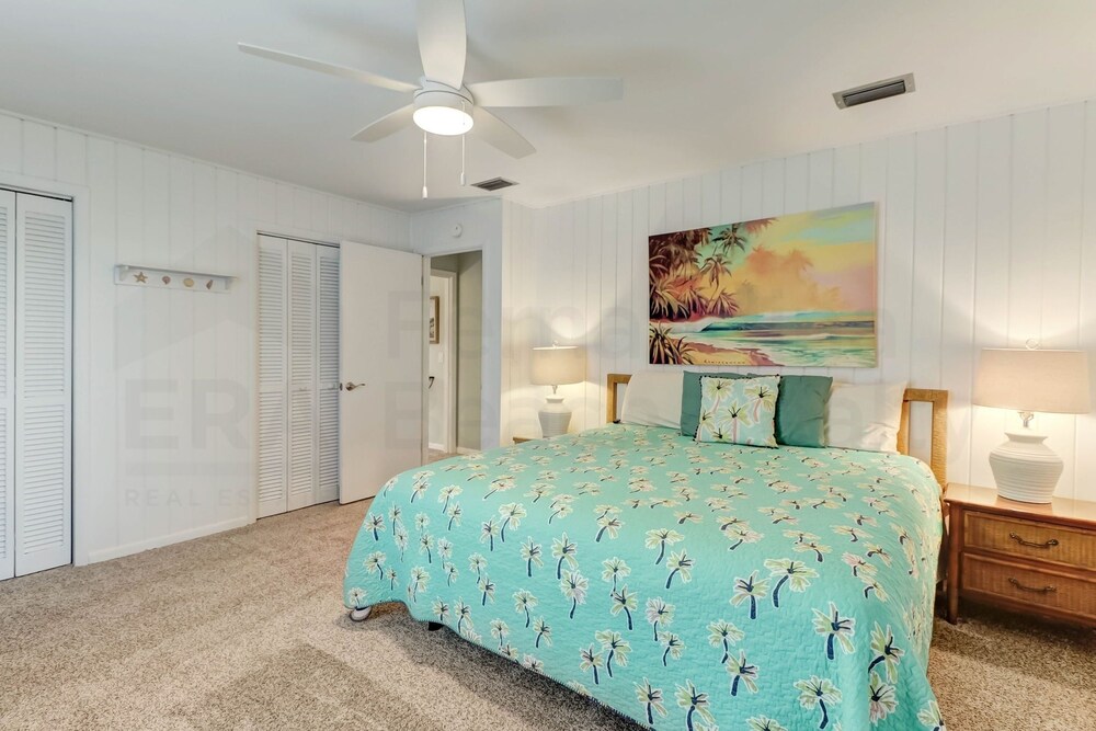 Fernandina Beach Vacations - Dog Friendly Oceanfront Beach House by RedAwning - Property Image 11