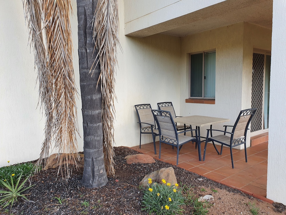 McNevin's Warwick Motel