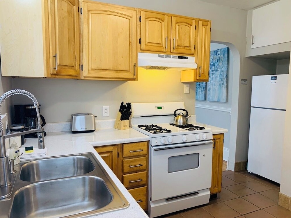 The Bungalow Retreat by UNC - Free Bikes!