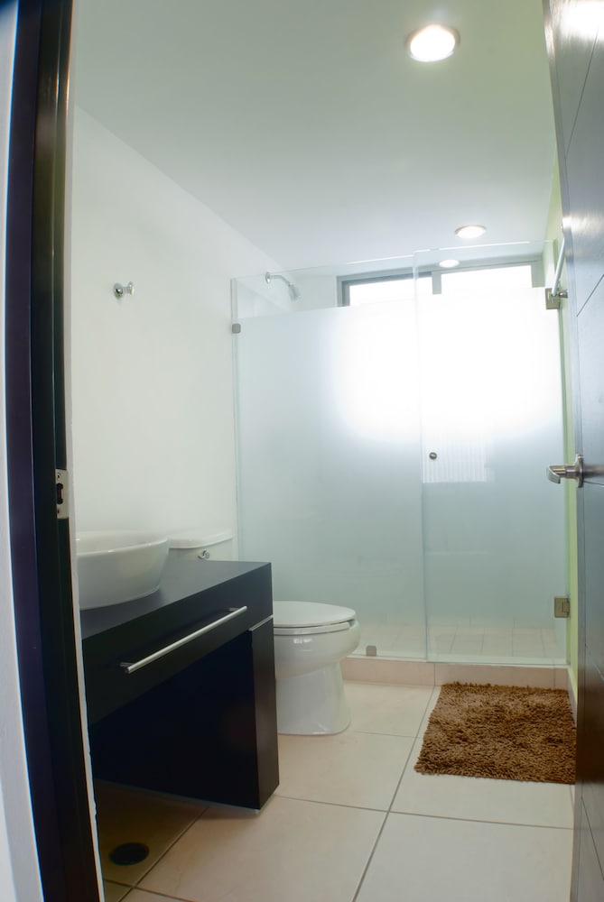 Ramada by Wyndham Acapulco Hotel  Suites - Property Image 8