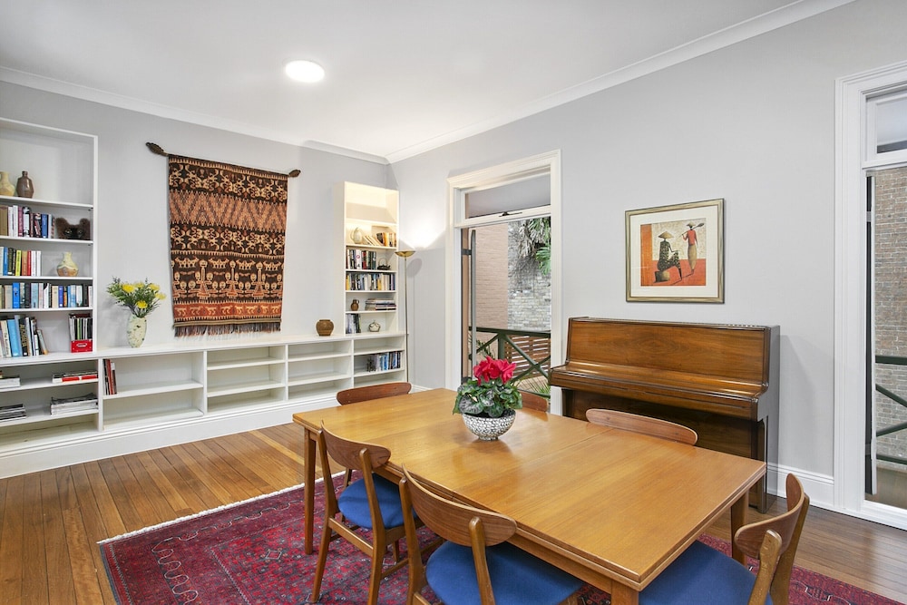 Family Terrace Home Close to Oxford Street