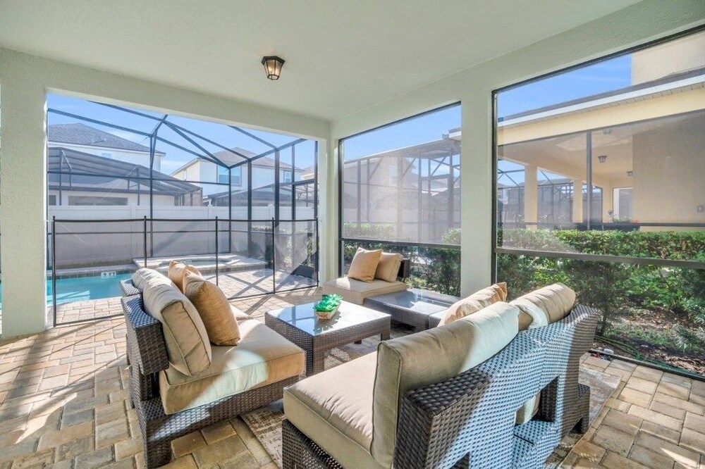Florida Garden Luxury Home With Private Pool & Spa 6 Bedroom Villa