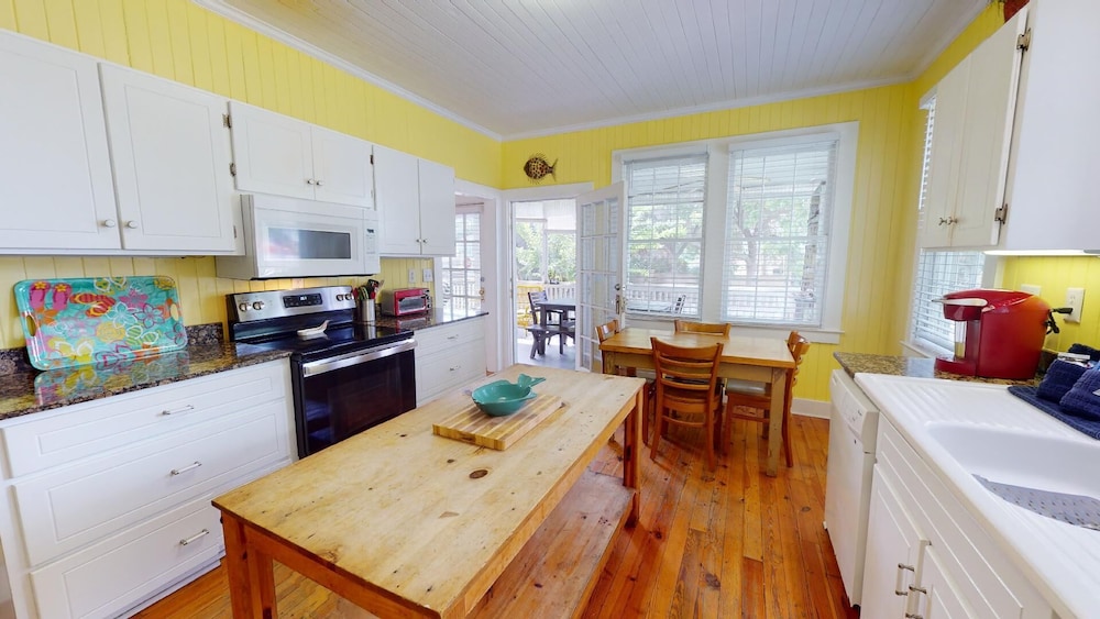 Old Magnolia House by Tybee Vacation Rentals