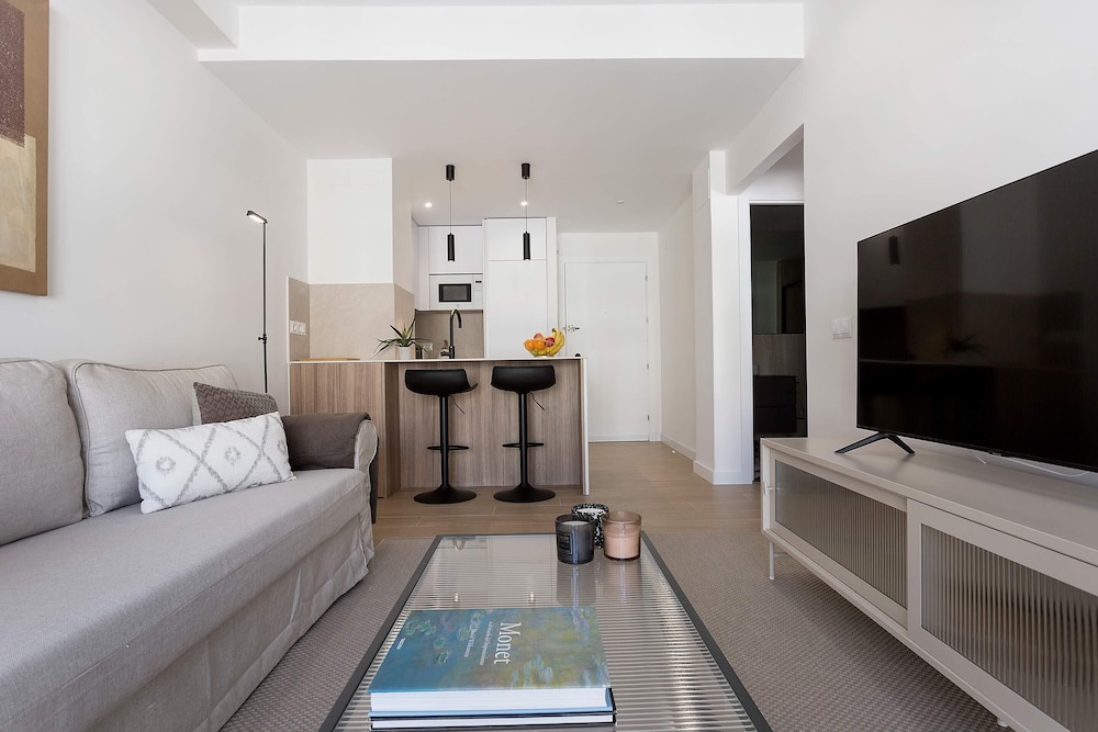 Elegant Apartment in Madrid Pedro Teixeira