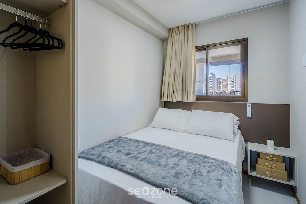 SMT - Building 750m From the Beach in Salvador