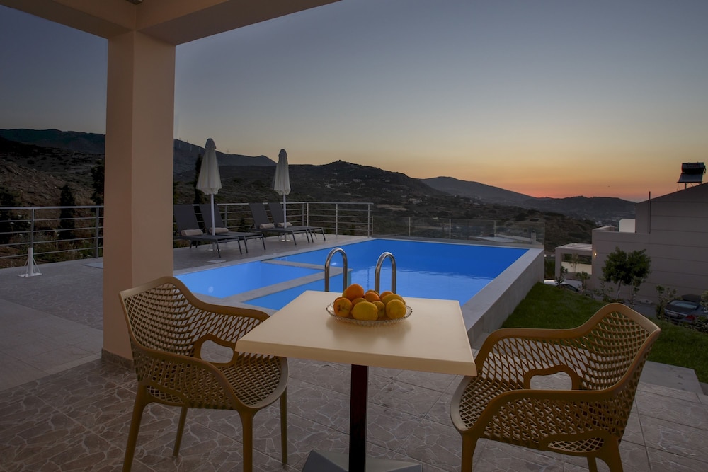 Blue Hills Villas by Estia Purple 1