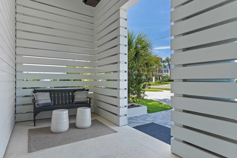 Sleeps 24 Beach Retreat w/ Pool, Rooftop Deck, Steps to Inlet Beach & Near Rosemary, Alys, Seacrest Dining & Shops The Palm 30A by Avantstay