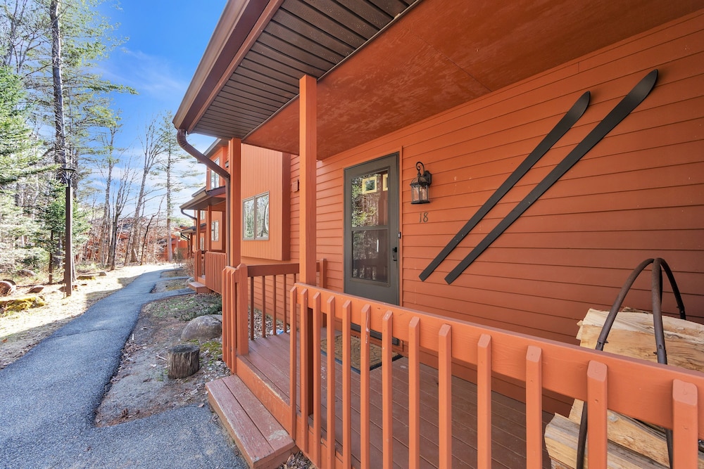 Lies 18n - Cozy & Scenic Mountain Retreat 3 Bedroom Townhouse by The Summit at Gore Mountain