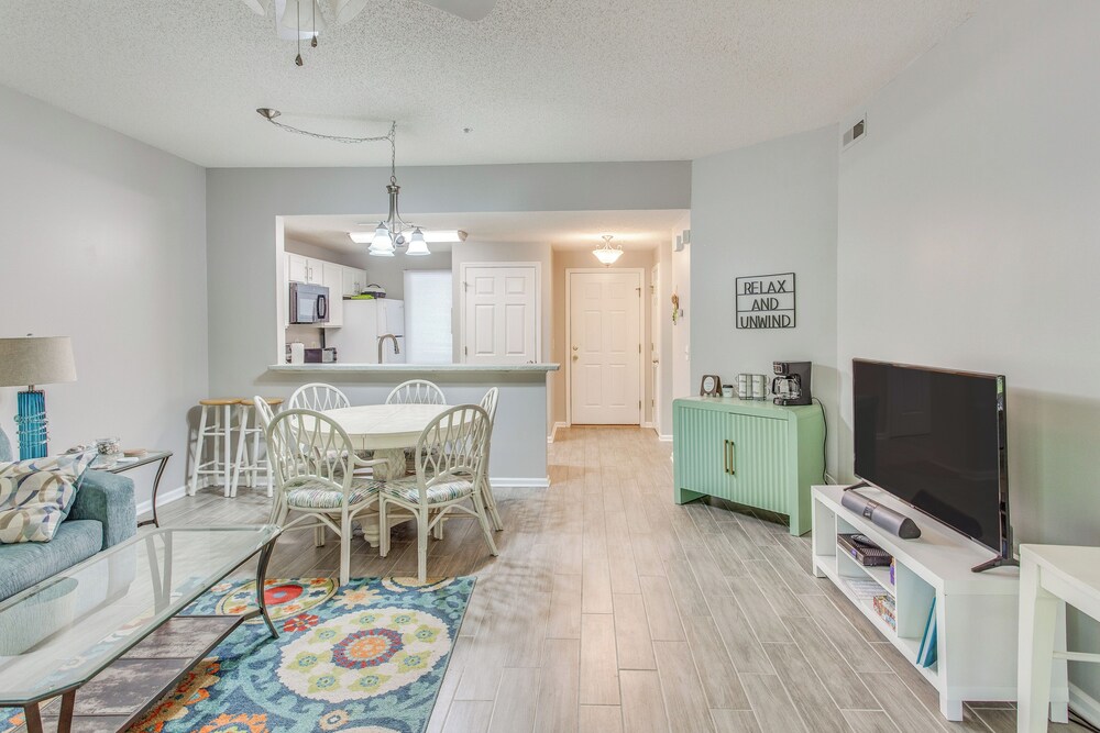 3 Mi to Cherry Grove Beach: Coastal Condo Retreat!