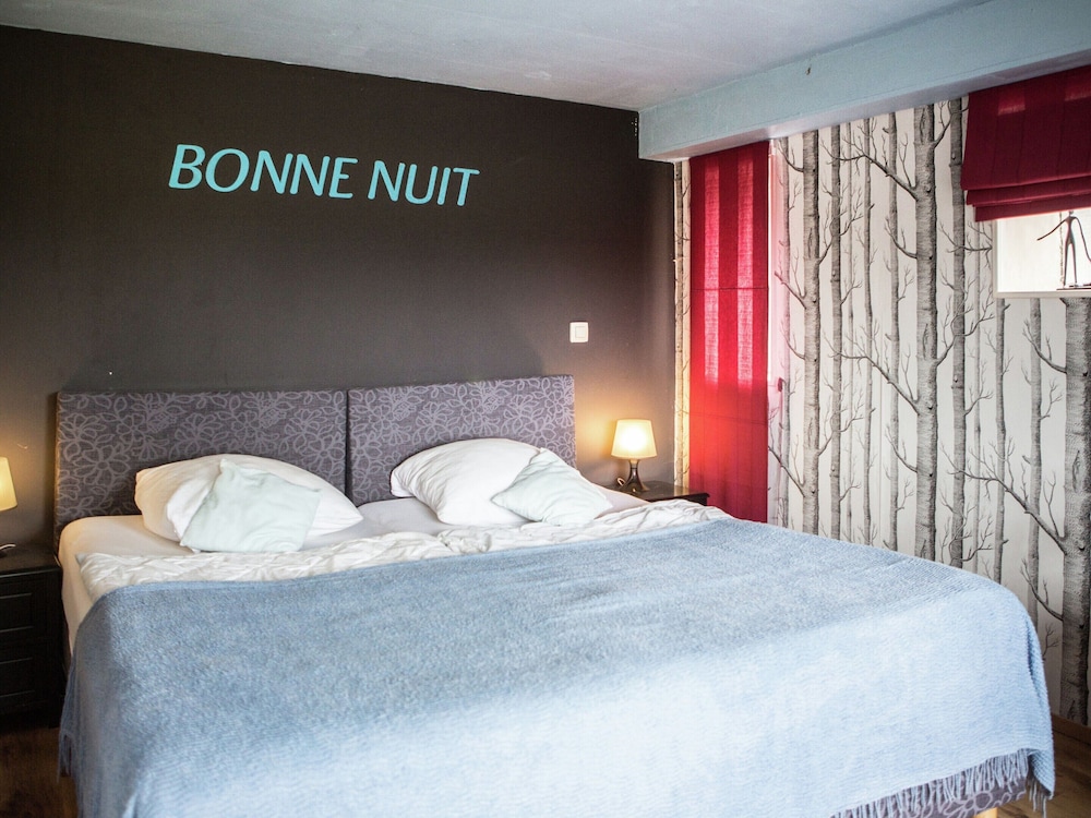 Spacious Villa with Hot Tub & Sauna in Ardennes view 2