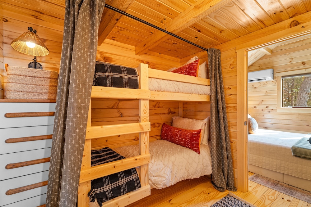 P-bay The Roost 1 Bedroom Home