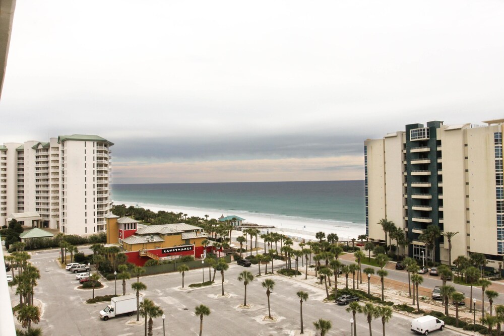 Sterling Shores 2 Bedroom Apartment by BnD