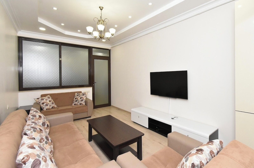 Apartment on Yekmalyan street