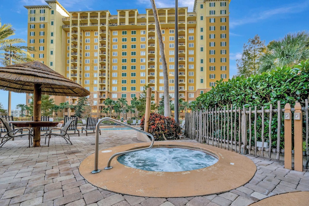2BR Fireworks View With Pool Spa 5 Minutes to Disney