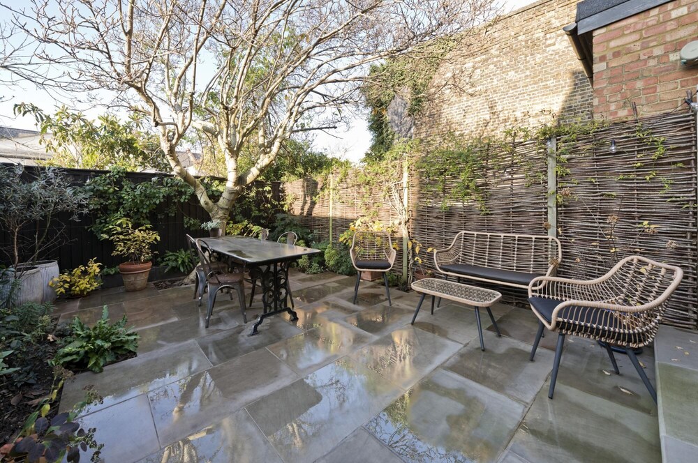 outdoor bbq area