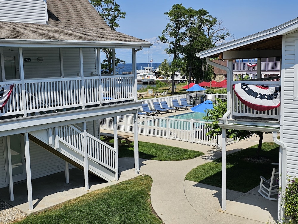 Edgewater Resort