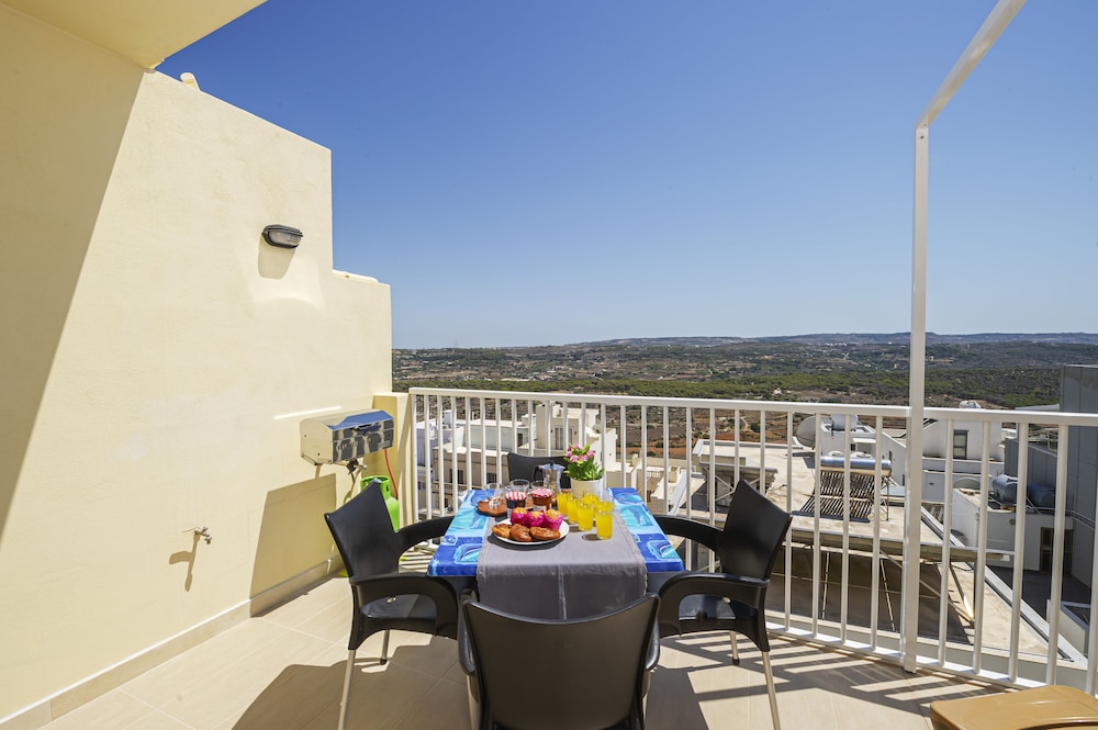 Mellieha Vacations - Summer Breeze with Panoramic terrace by Getaways Malta - Property Image 1