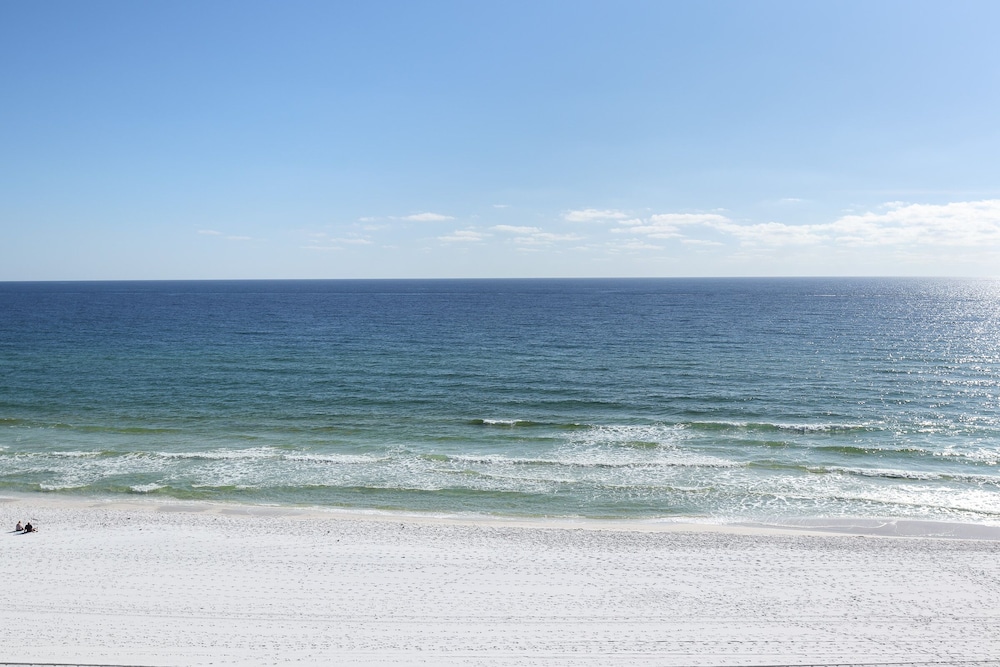 Surf Dweller 703 by Brooks and Shorey Resorts