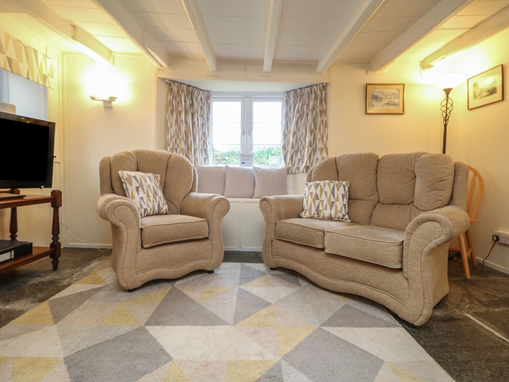 2 Rose Cottages