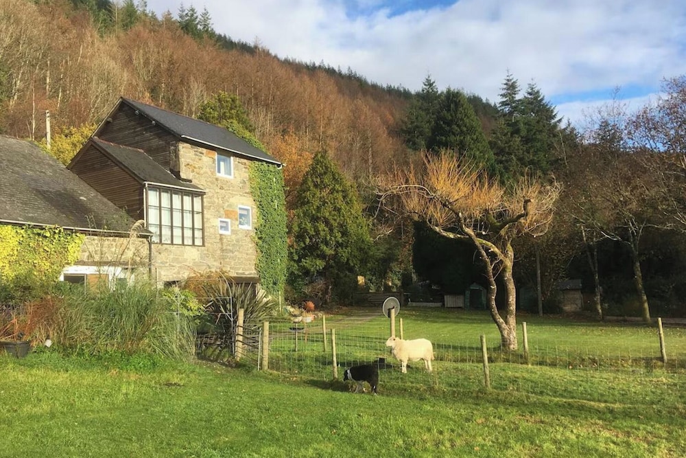 Sleep 4-5 Family Cottage - Petok, Parking,gameroom