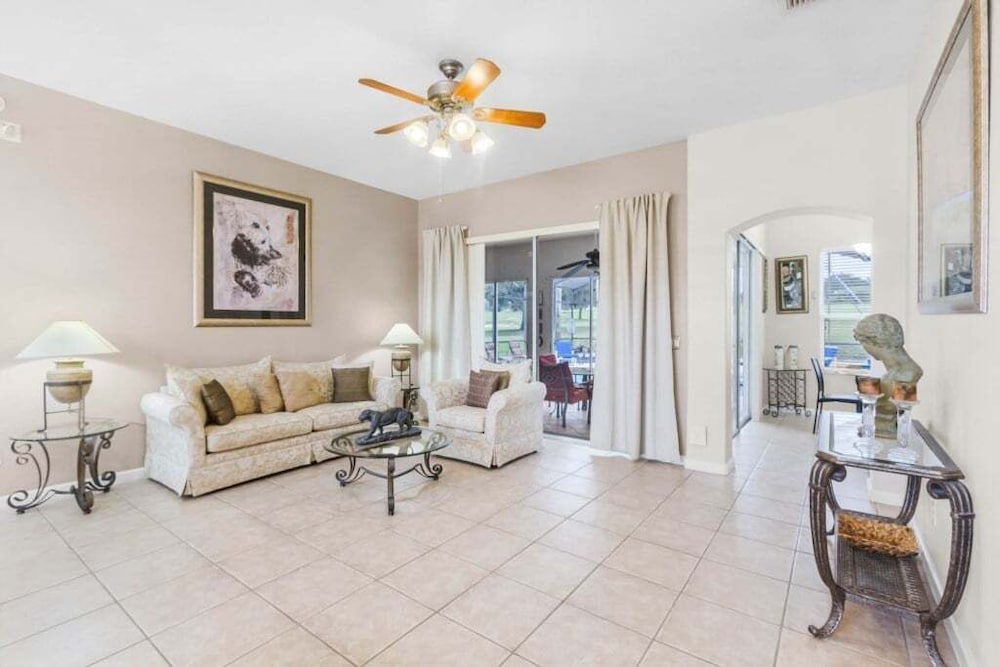 4 Bed Pool Home, Pool Table & More 4 Bedroom Villa