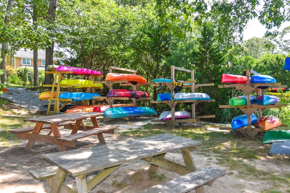 Home in Narragansett w/ Beach Access!