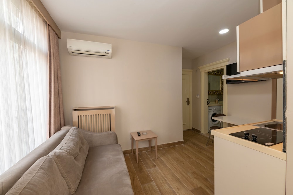 Taksim Peri Suit - Image 63
