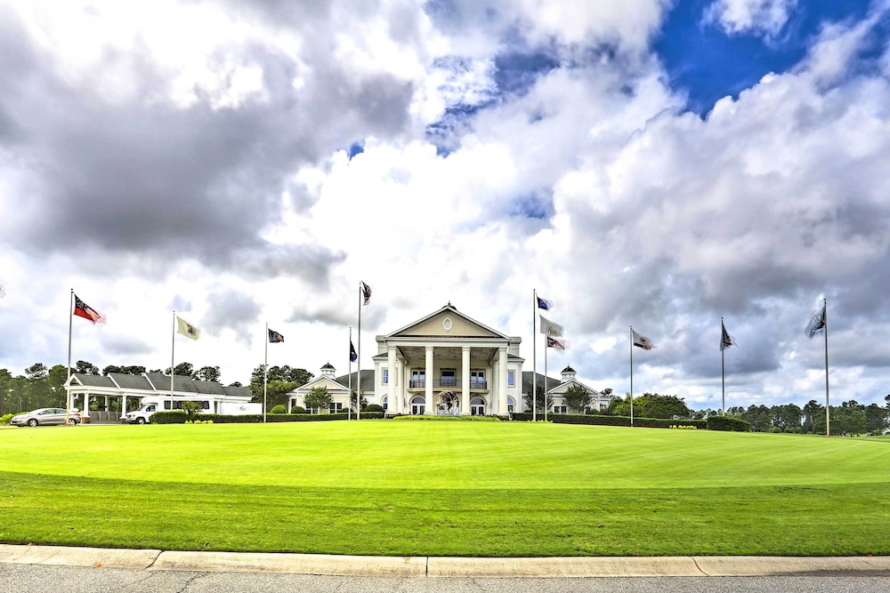 Relax by Pool & Golf: Chic Myrtle Beach Condo view 2