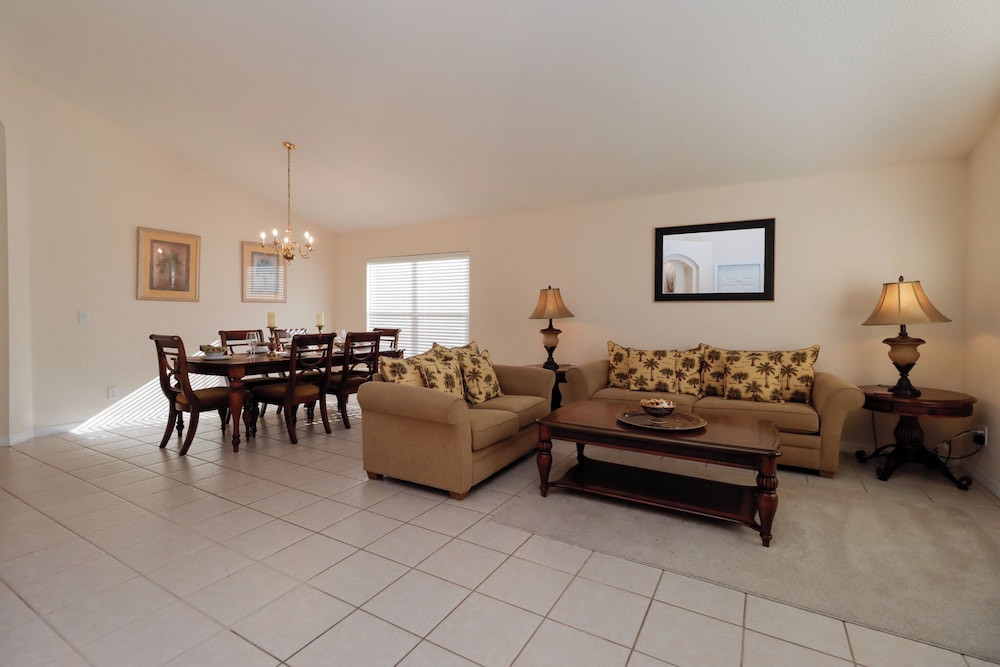 Emerald Island Retreat Near Parks