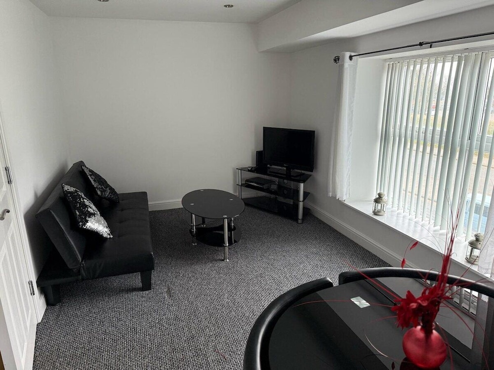 Sea Breeze 1-bed Retreat With Parking