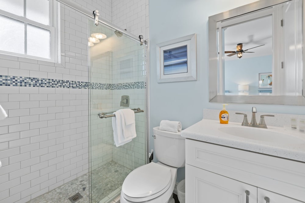 143 Catch And Relax: 5br Home W/ Pool & Spa! 5 Bedroom Home