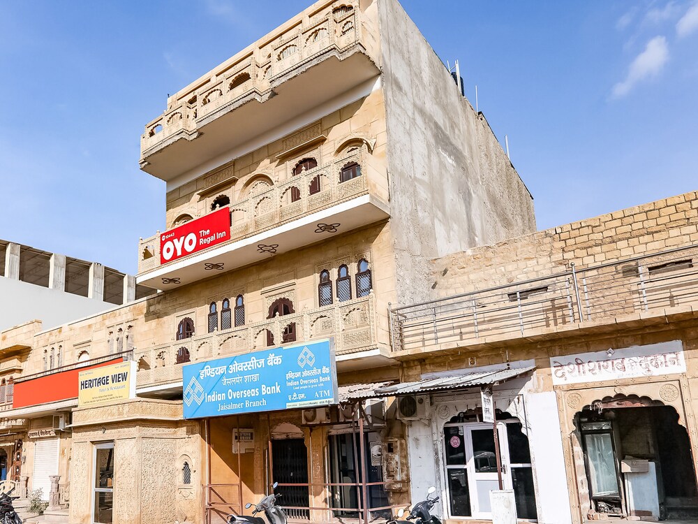 OYO 10132 Hotel Regal Inn