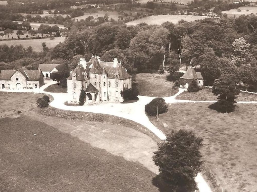 Château de Montbrault