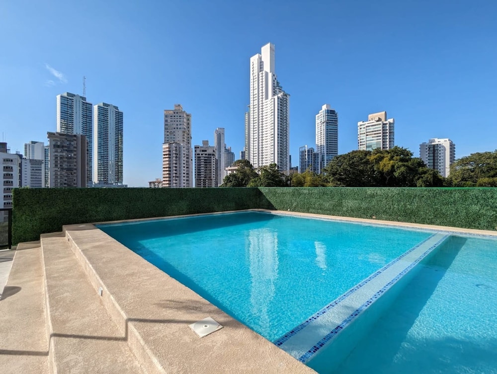 w Comfy 1BR w Great View in Calle 50