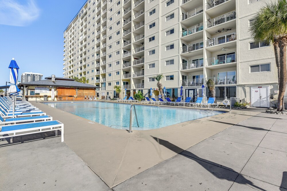 Regency Towers PCB Condo: Beach Access & 2 Pools