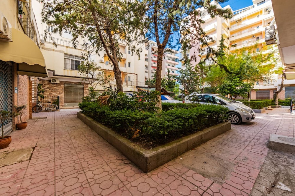 Beachfront Apartment - Near Beach City