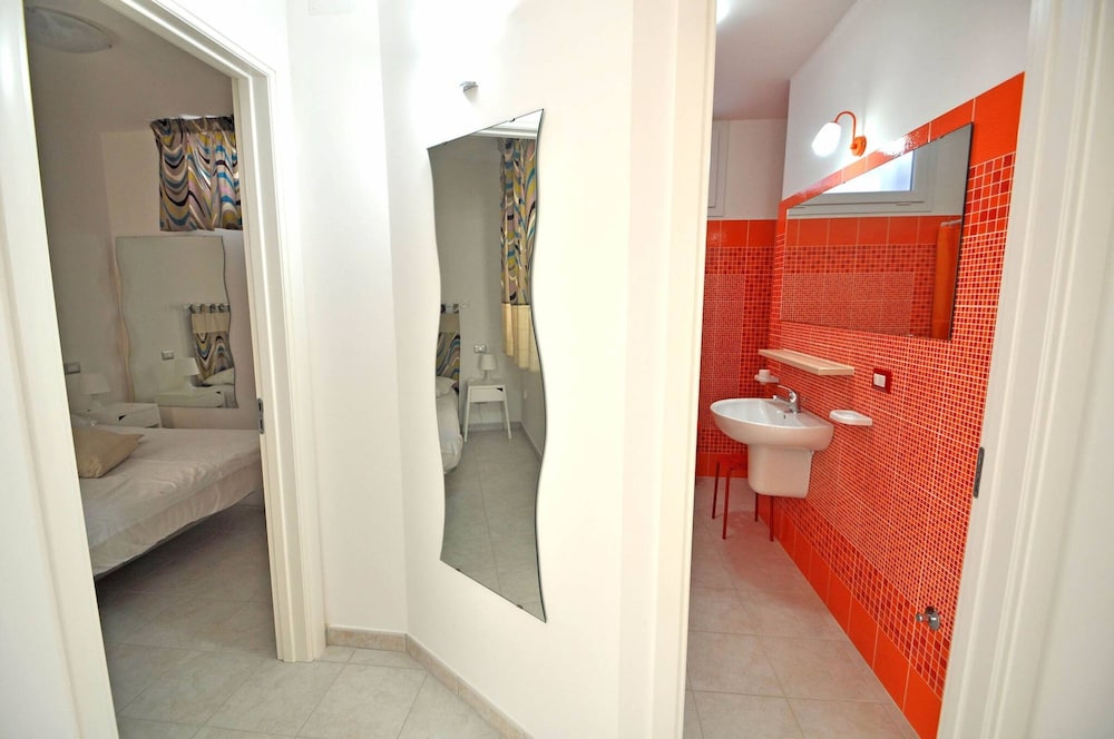 Villa Sacher Sleeps 12 Just 100 Metres From the sea