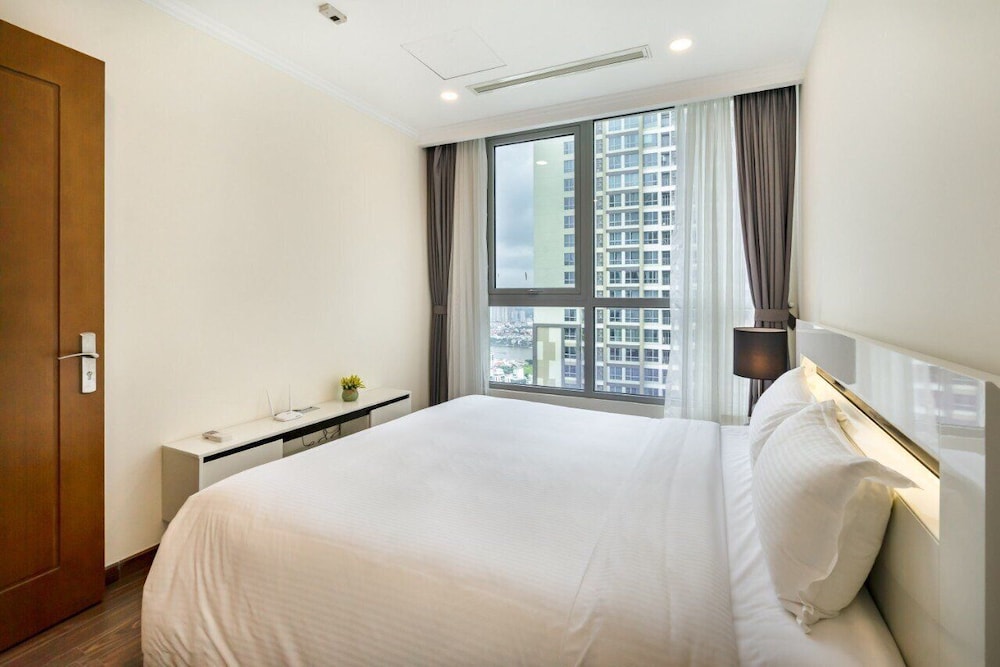 Somi Luxstay LP