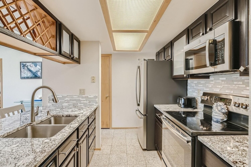 Lake Forest 304F