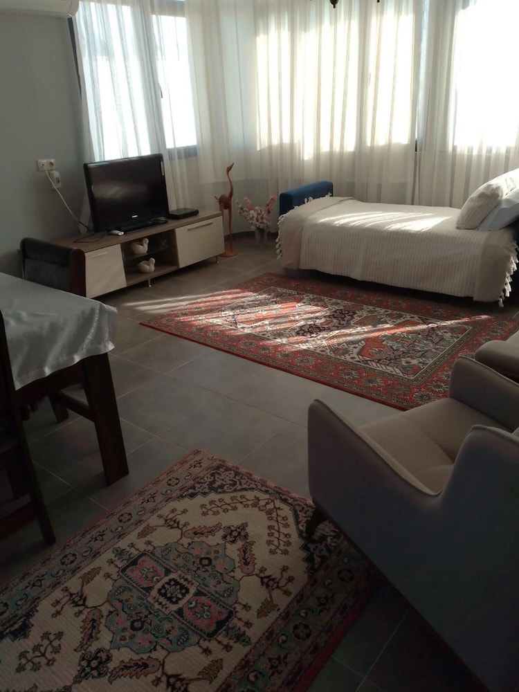 Flat Close to Sea With Balcony in Seferihisar view 5