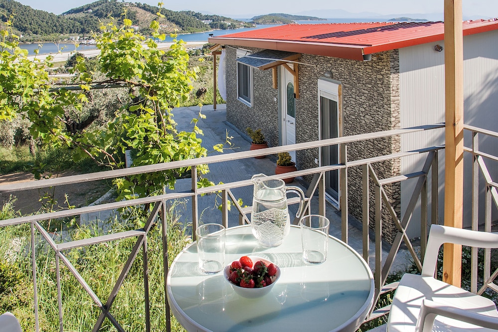 SkyFrame Apartments