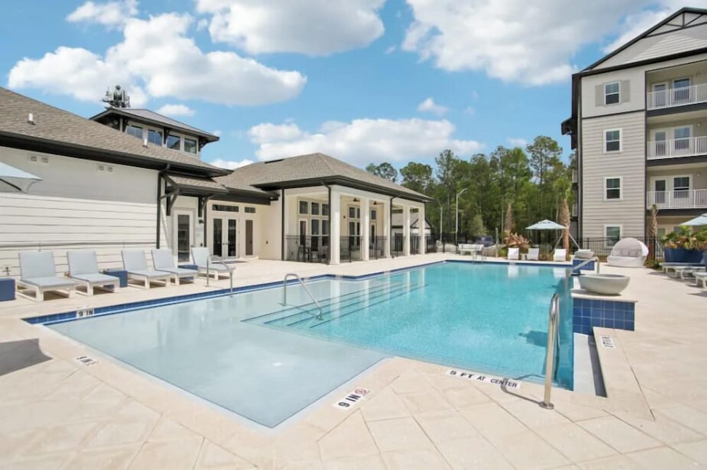 Landing Apartments near JAX