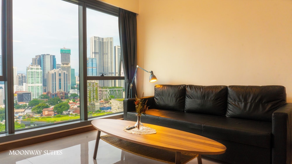 Moonway Luxury Suites At CORE Residence