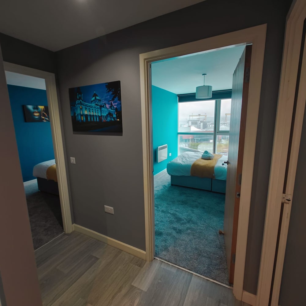 2BR Stunning City Centre Apt view 2