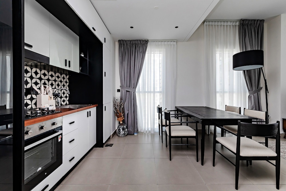 Deluxe 2BR Apartments at Socio