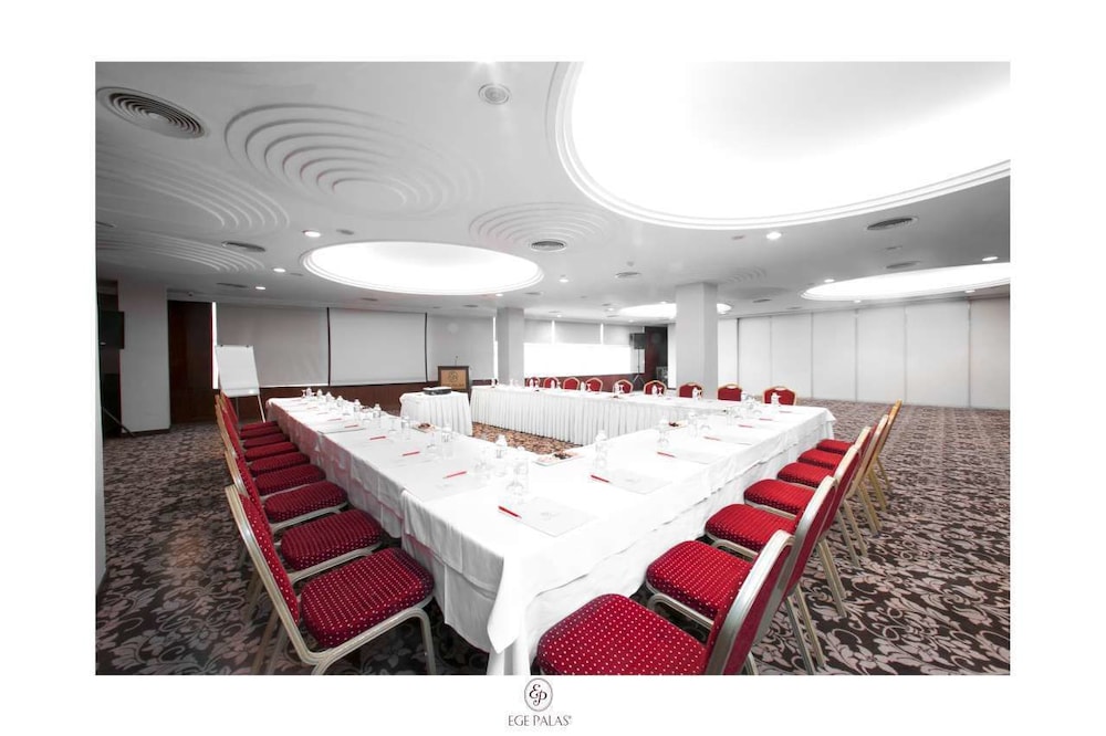 Ege Palas İş Oteli - Image 46