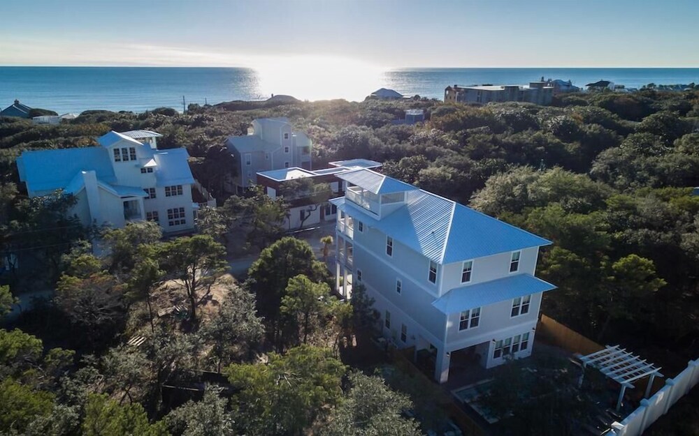 Big Sandy 8 Bedroom Holiday Home by Five Star Properties